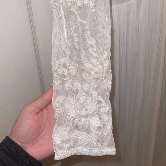 ASOS Embroidered bodice maxi wedding dress white - Picture 8 of 11